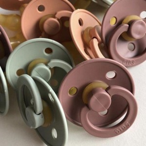 2 Chupetes Bibs Blush/Woodchuck - Bibs 2 Chupetes Bibs Blush/Woodchuck - Bibs